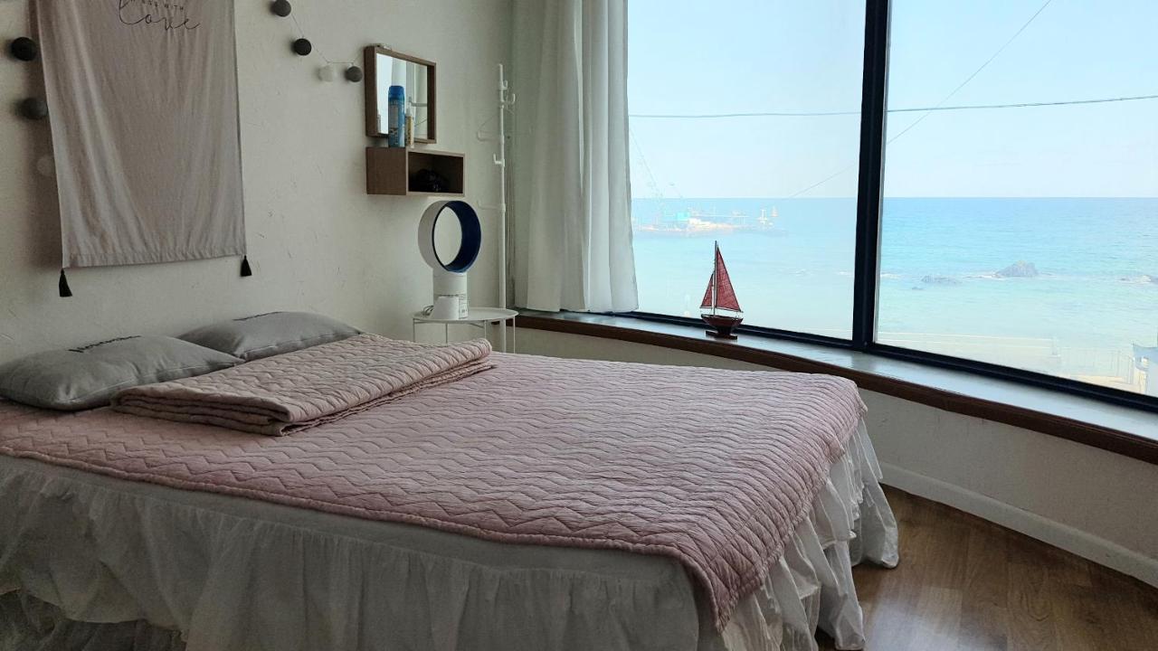 Seaside Sunrise Pension Donghae Quarto foto